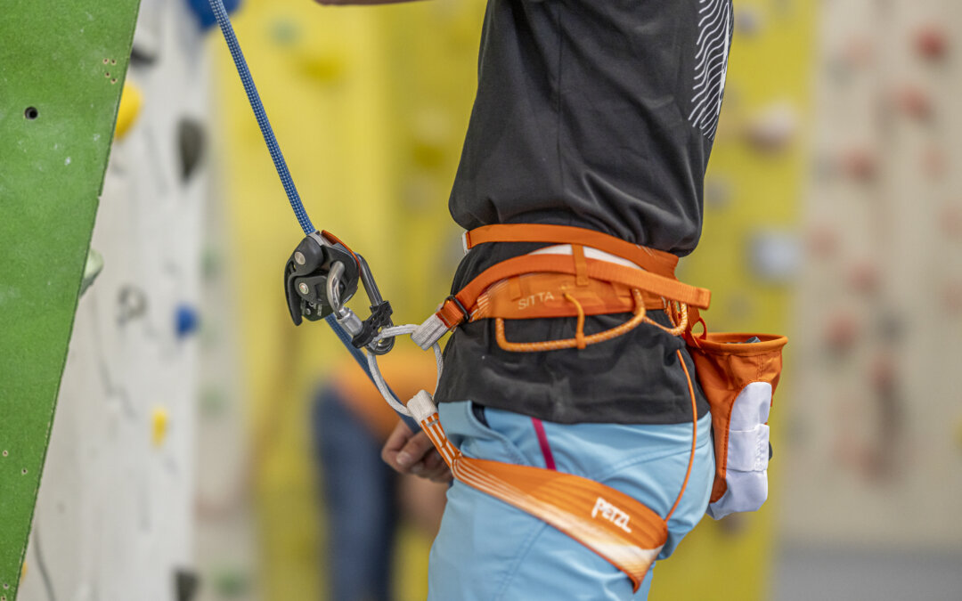 En test – le nouveau dispositif d’assurage Neox de Petzl  